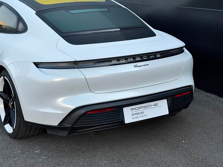 Фото 5 - Porsche Taycan