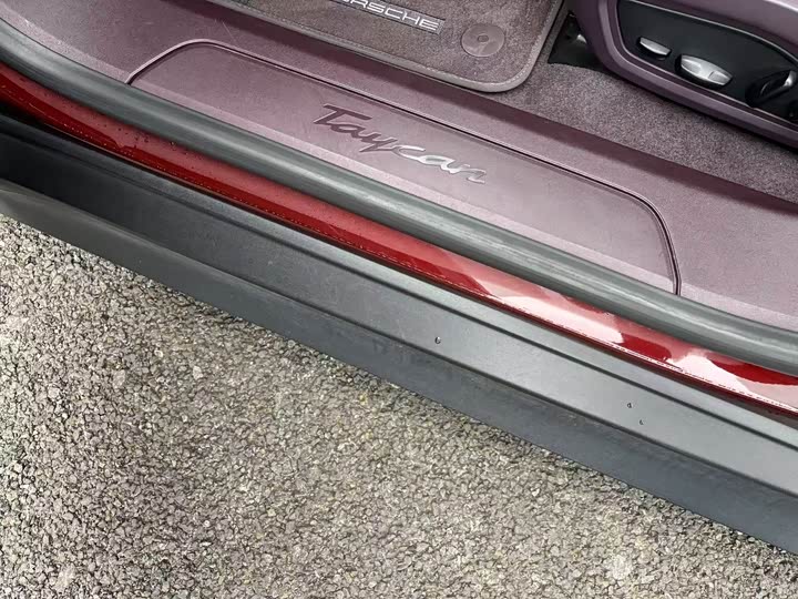 Фото 9 - Porsche Taycan