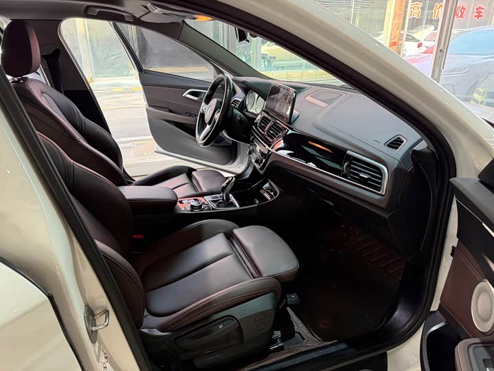 Фото 9 - BMW 1 Series