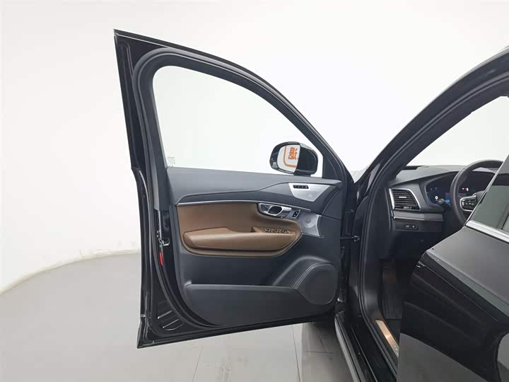 Фото 8 - Volvo XC90 Hybrid