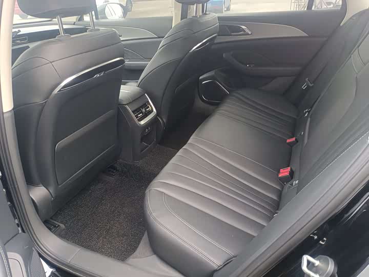 Фото 6 - Hongqi H5