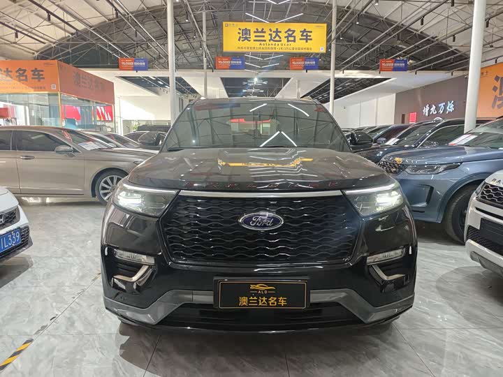 Фото 2 - Ford Explorer