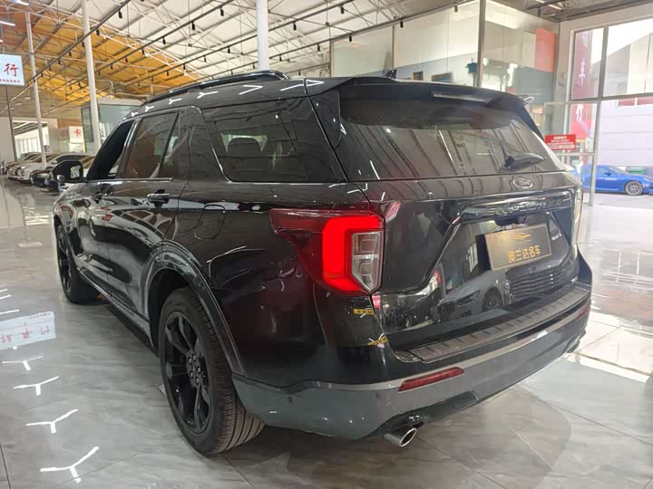 Фото 5 - Ford Explorer