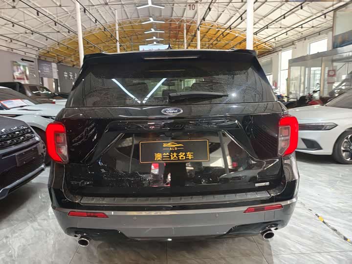 Фото 6 - Ford Explorer