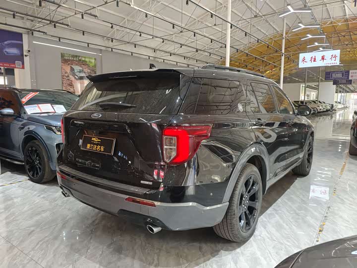 Фото 7 - Ford Explorer