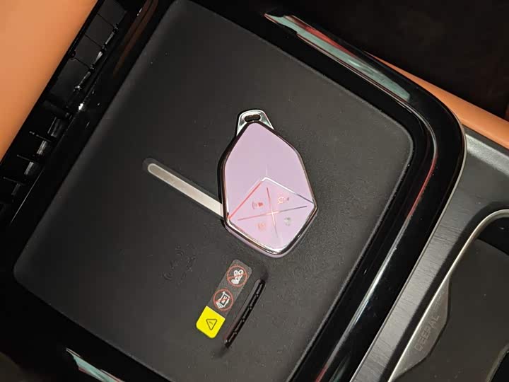 Фото 9 - Changan Deepal S05