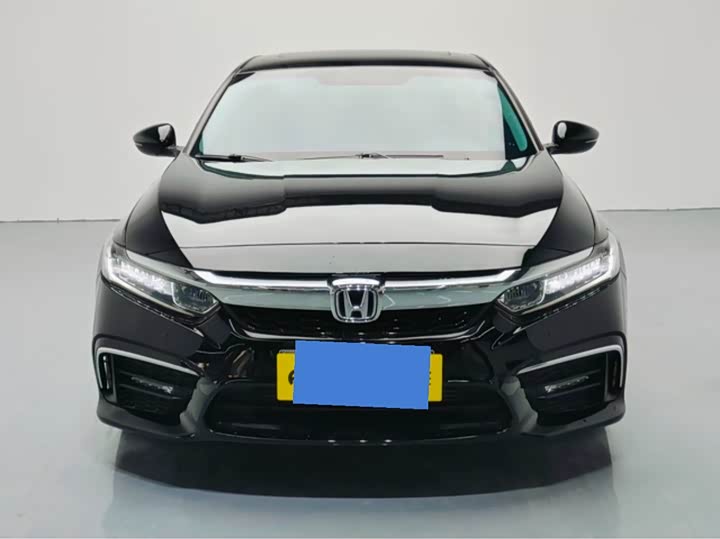 Фото 2 - Honda Inspire