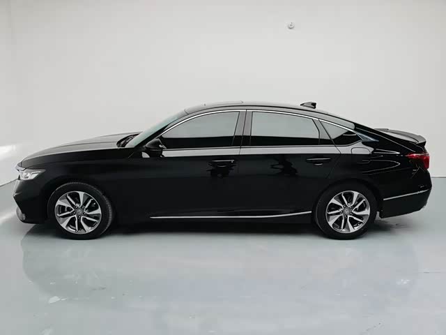 Фото 7 - Honda Inspire