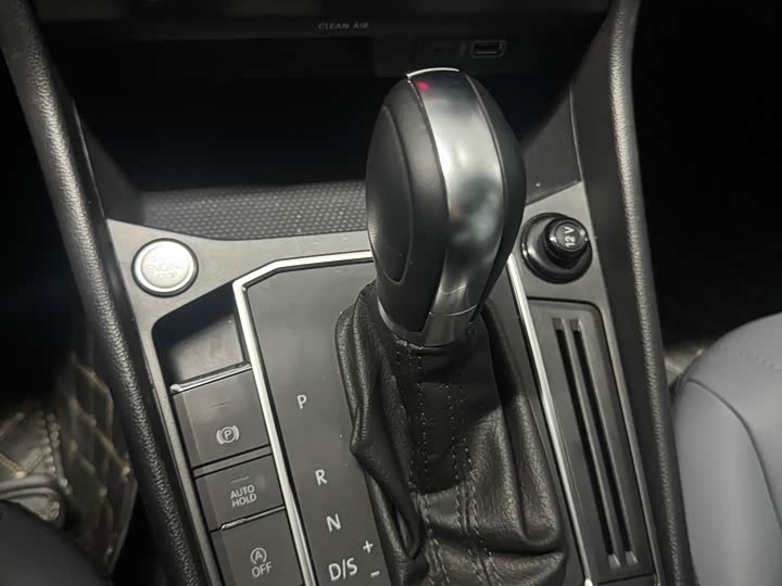 Фото 7 - Volkswagen Lavida