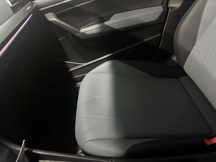 Фото 8 - Volkswagen Lavida