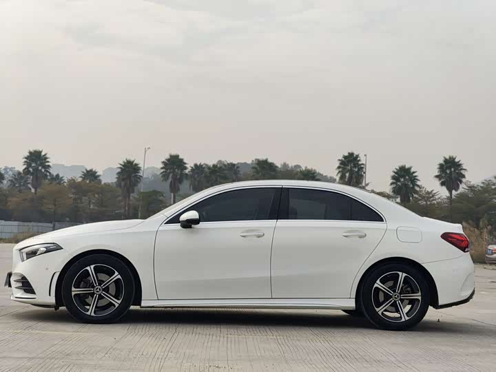 Фото 4 - Mercedes-Benz A-Class