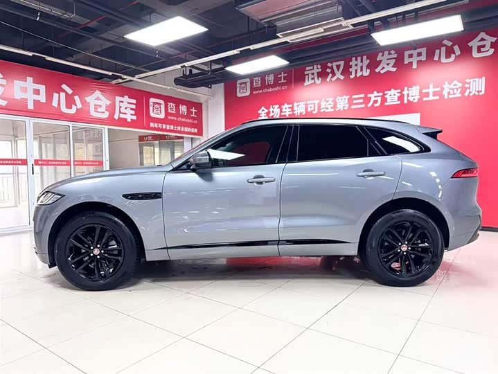 Фото 4 - Jaguar F-Pace