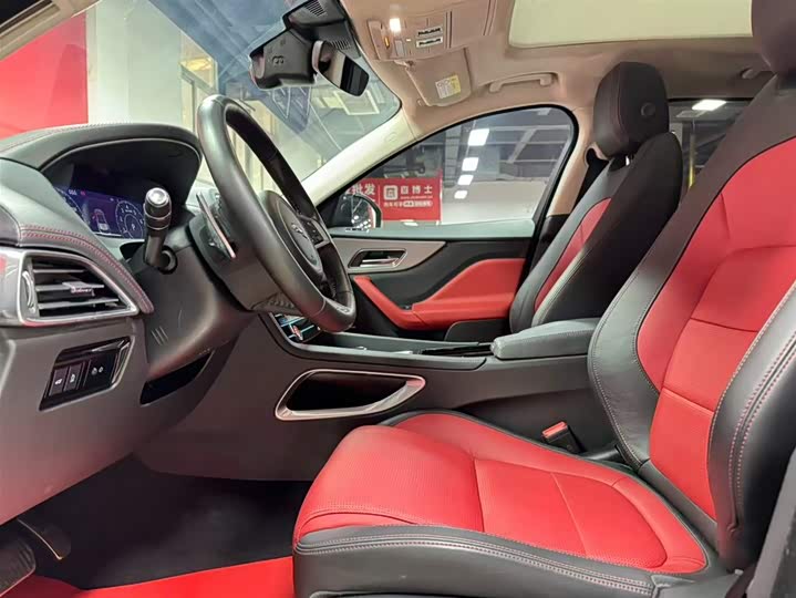 Фото 7 - Jaguar F-Pace