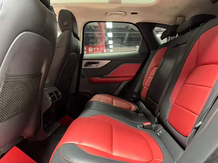 Фото 8 - Jaguar F-Pace