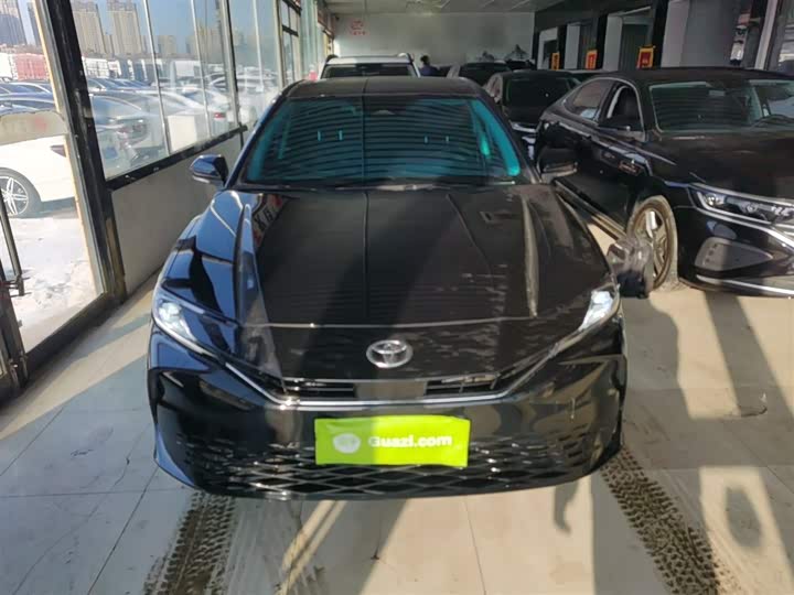 Фото 3 - Toyota Camry