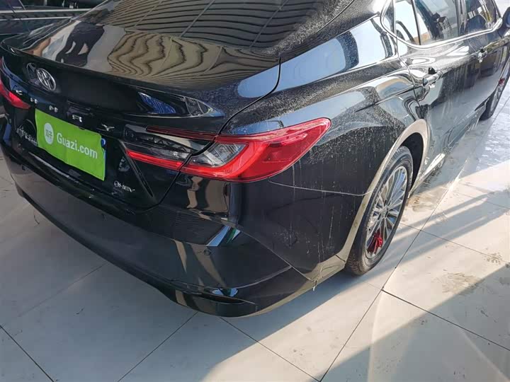 Фото 8 - Toyota Camry