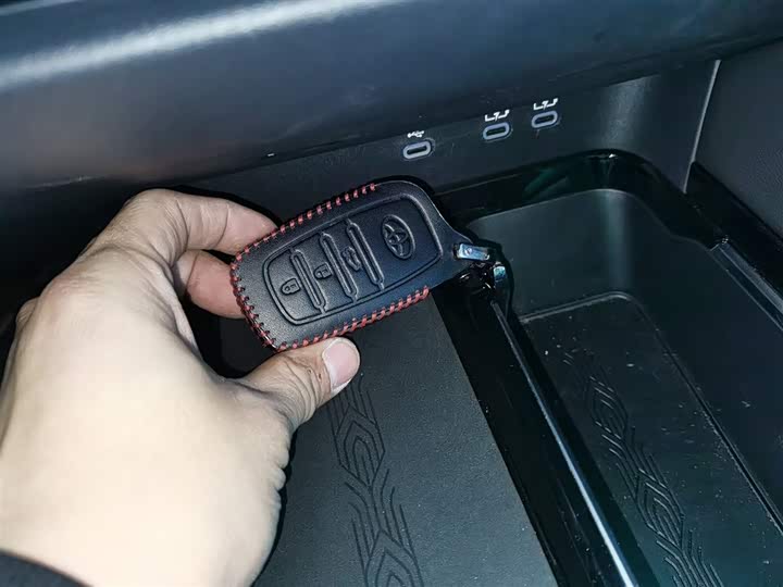 Фото 9 - Toyota Camry