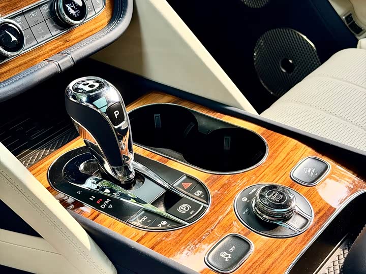 Фото 8 - Bentley Bentayga