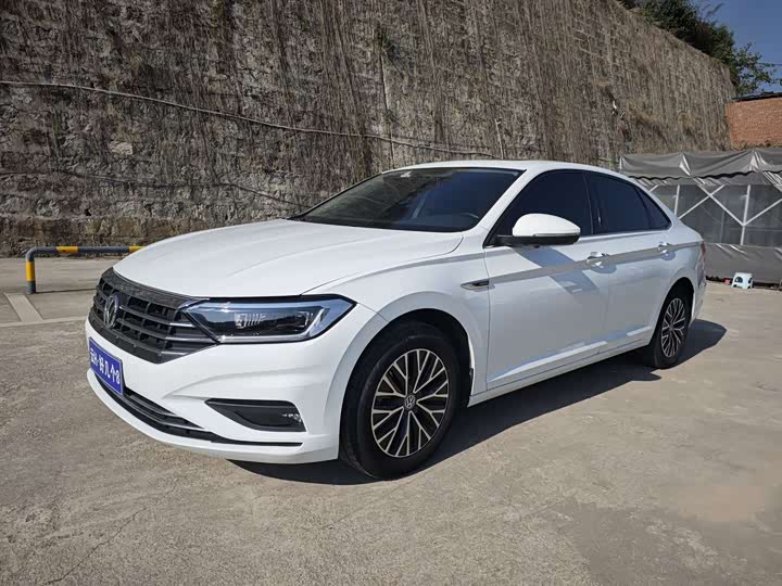 Фото 1 - Volkswagen Sagitar L