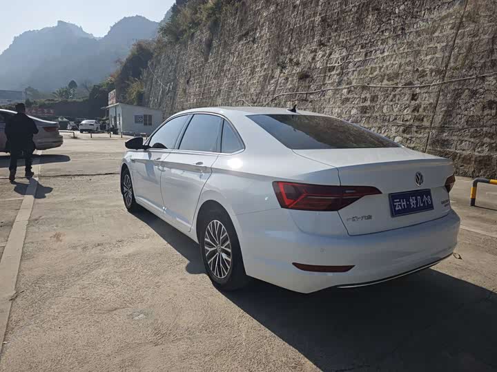 Фото 5 - Volkswagen Sagitar L