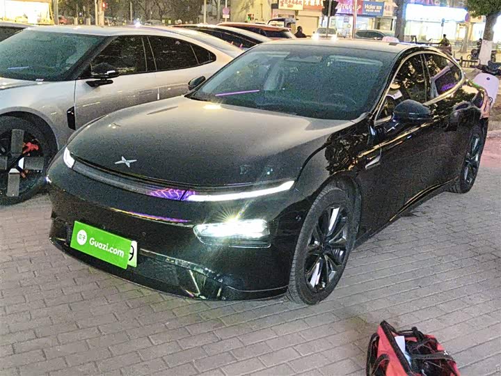 Фото 2 - XPeng P7