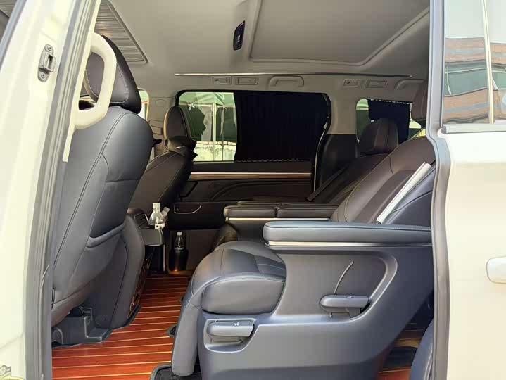 Фото 4 - GAC Trumpchi M8