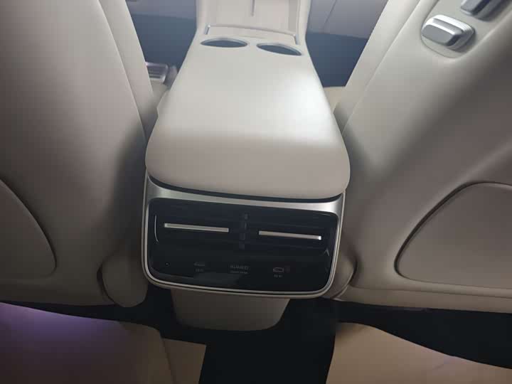 Фото 7 - Luxeed R7