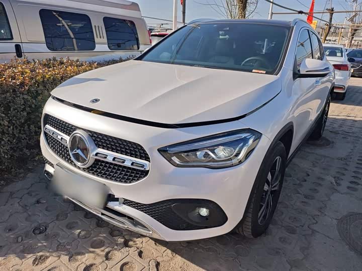 Фото 1 - Mercedes-Benz GLA-Class