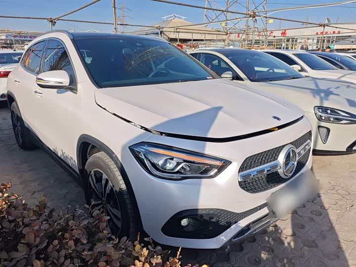 Фото 4 - Mercedes-Benz GLA-Class