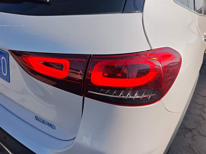 Фото 8 - Mercedes-Benz GLA-Class