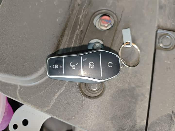 Фото 9 - BYD Qin L