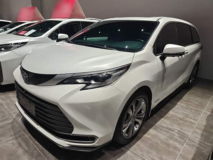 Фото 2 - Toyota Sienna