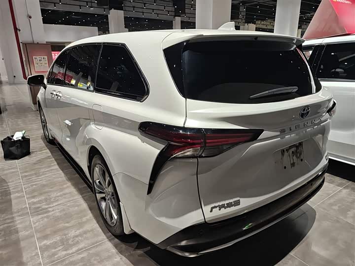 Фото 5 - Toyota Sienna