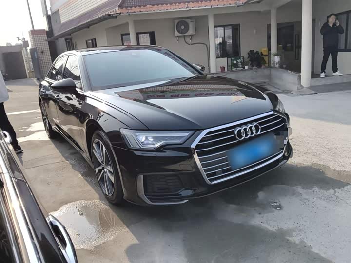 Фото 4 - Audi A6L