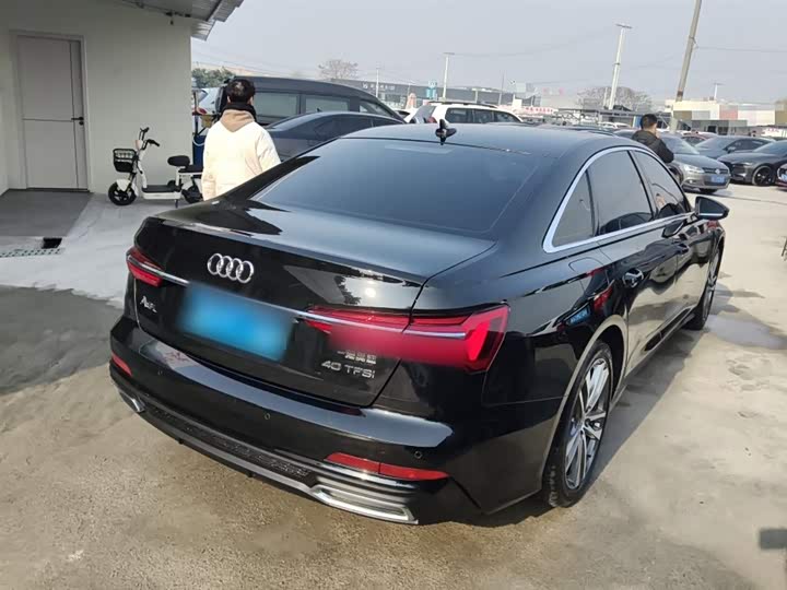 Фото 7 - Audi A6L