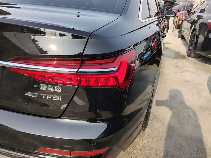 Фото 8 - Audi A6L