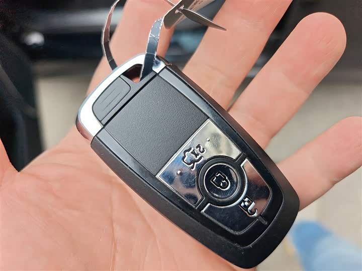 Фото 9 - Lincoln Z (Zephyr)