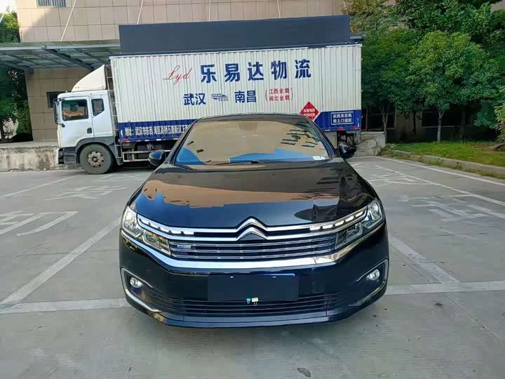 Фото 2 - Citroen C6