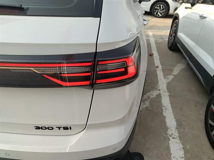 Фото 8 - Volkswagen Tharu