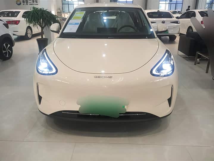 Фото 2 - Geely Galaxy Geome