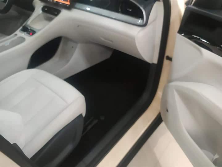 Фото 8 - Geely Galaxy Geome