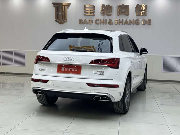 Фото 2 - Audi Q5L