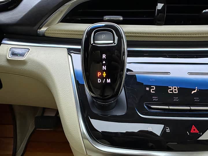 Фото 9 - Buick GL8 ES