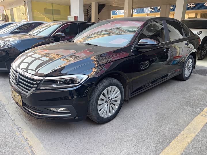 Фото 1 - Volkswagen Lavida