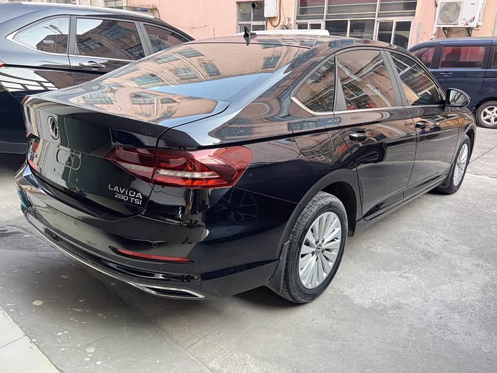 Фото 3 - Volkswagen Lavida