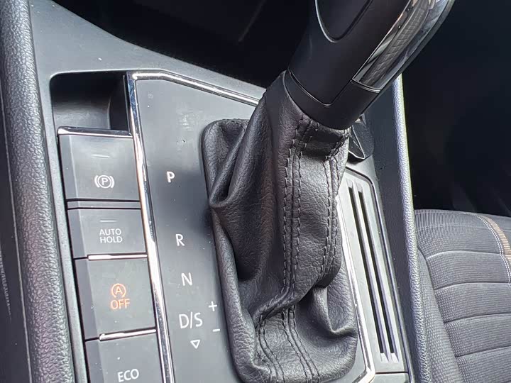 Фото 8 - Volkswagen Lavida