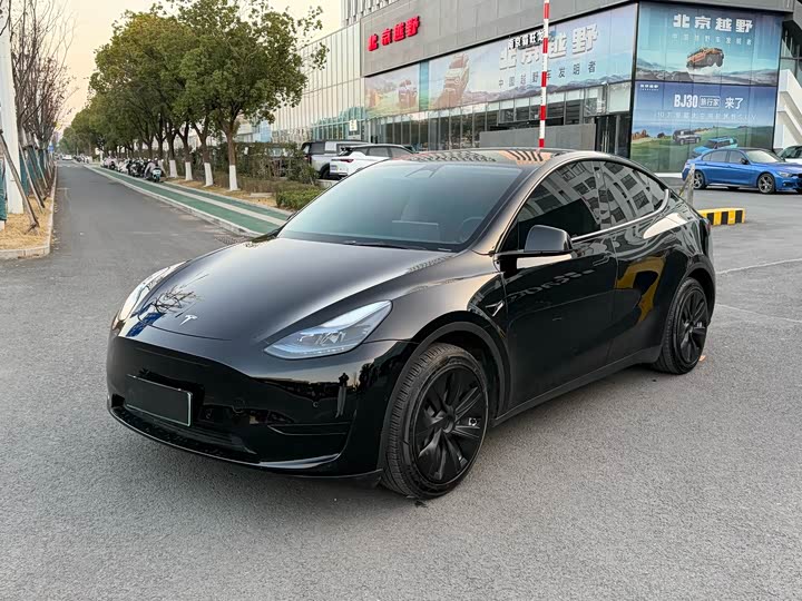 Фото 1 - Tesla Model Y