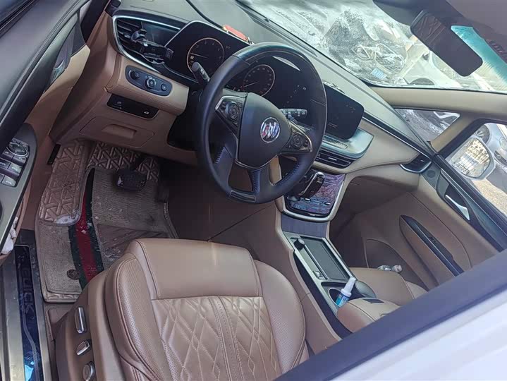 Фото 9 - Buick GL8 ES