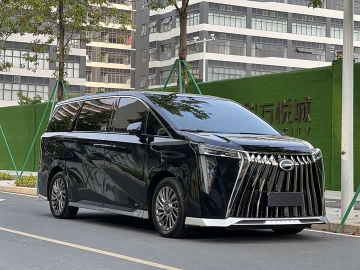 Фото 1 - GAC Trumpchi M8