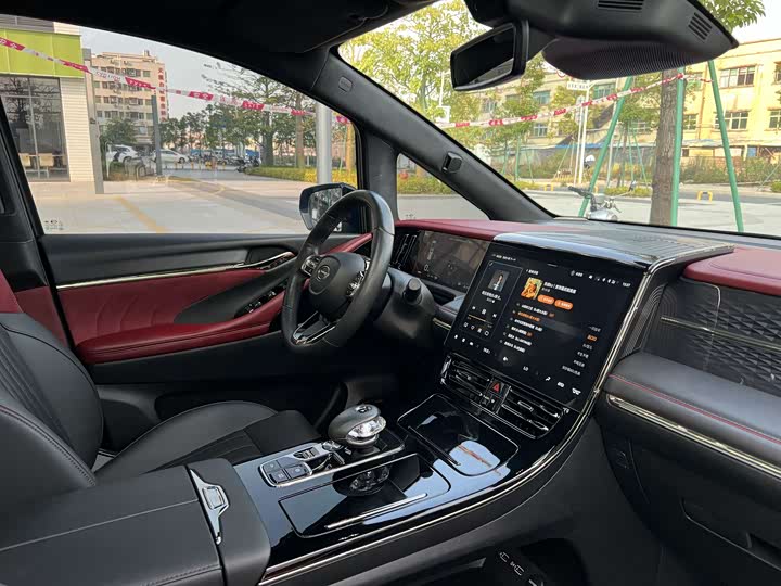 Фото 7 - GAC Trumpchi M8